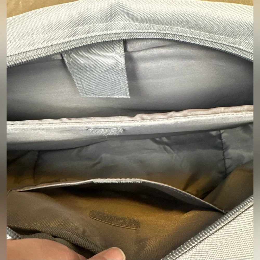 Adidas Laptop Messenger Bag Gray Shoulder Strap Padded Briefcase 329761 JDE002